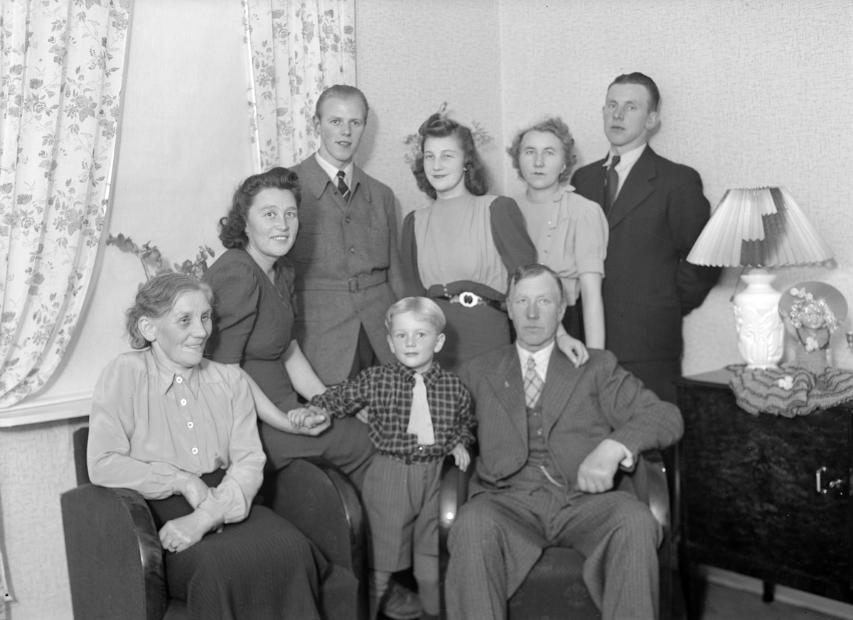 Familj, Vegaplan. Foto okt 1942.