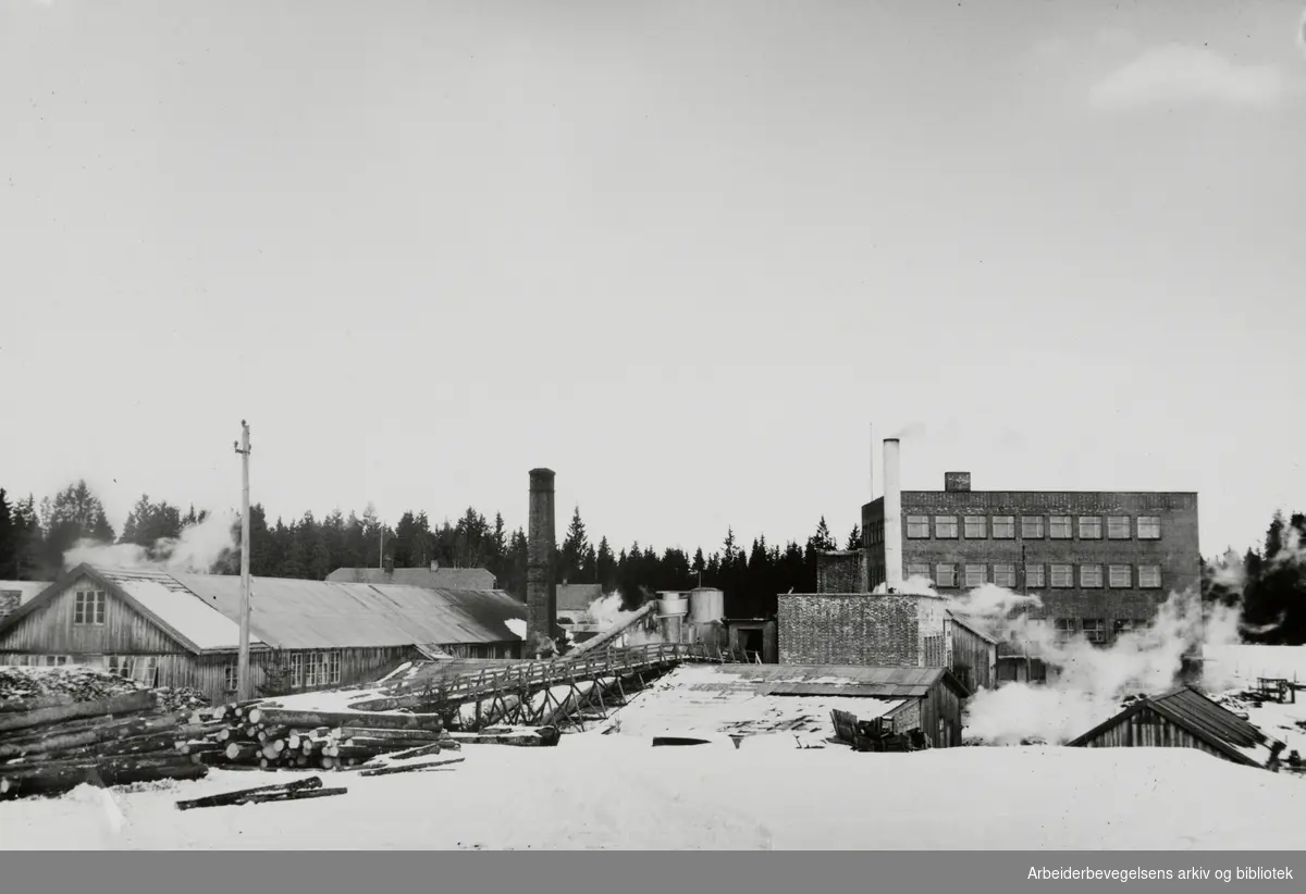 Fossum Bruk på Røa. Desember 1949
