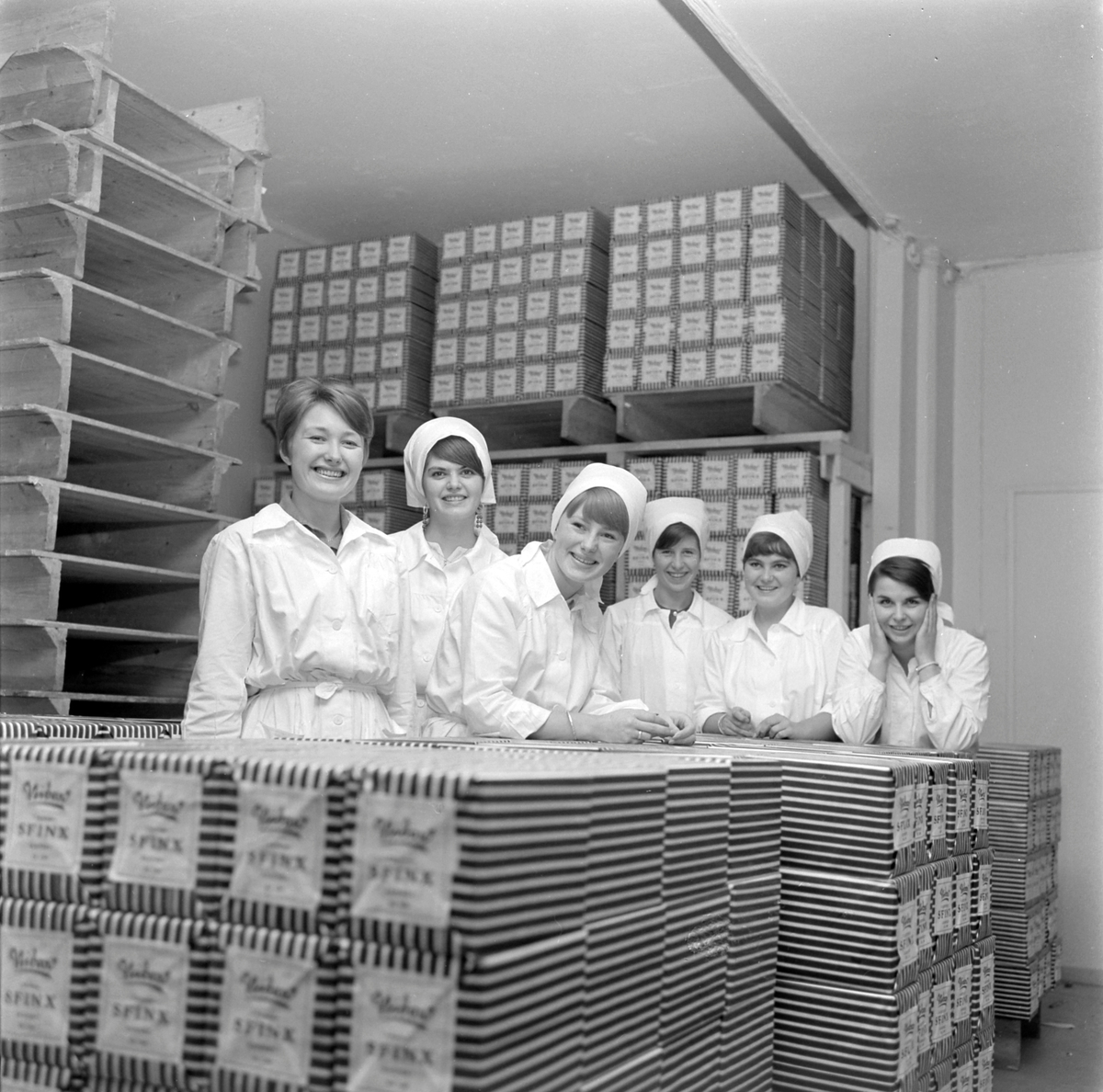 Nidar Chokoladefabrik A/S. Kvinner på lageret