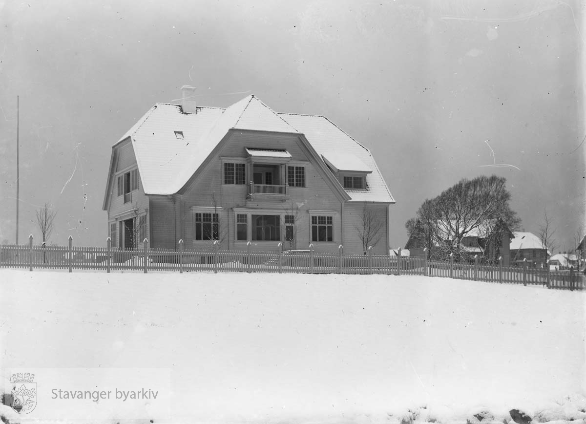 Skipsreder og sildeeksportør Torbjørn Waages hus. Huset ble senere overtatt av Ynglingen. Husets opprinnelige adresse var St. Svithuns gate 20.