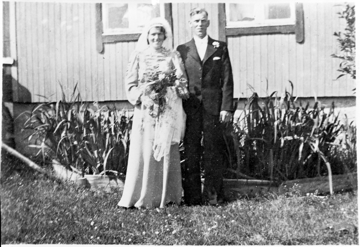Brudeparet Gunvor og Einar Grønskag fra Sistranda, Frøya.