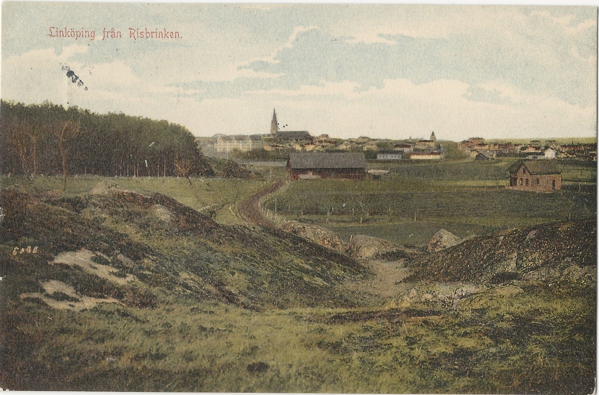 Vykort från  Linköping vägen in till stan söder ifrån.
vy från Risbrinken, Risbrinksbacken, 
Poststämplat 1 januari 1907