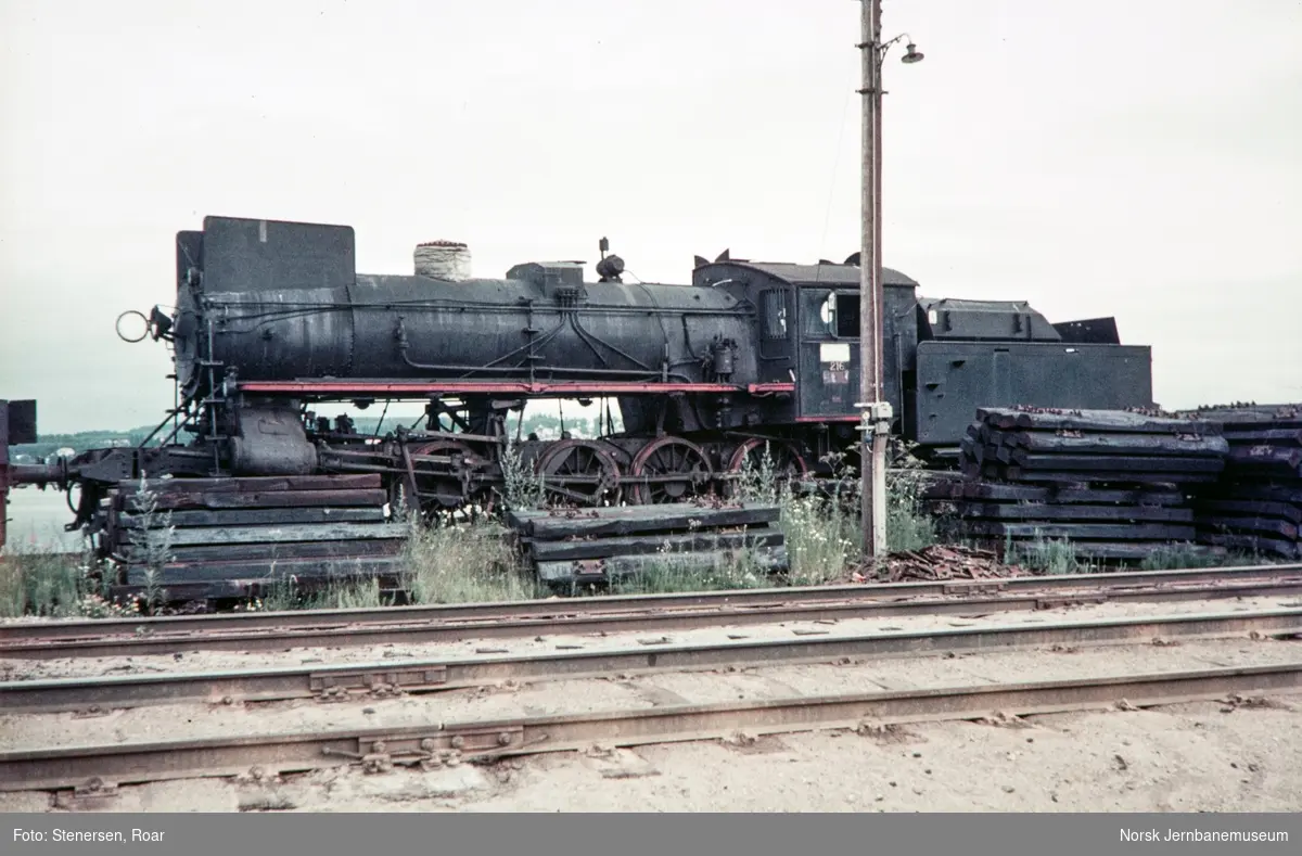 Utrangert damplokomotiv type 26a nr. 216 på Hamar.