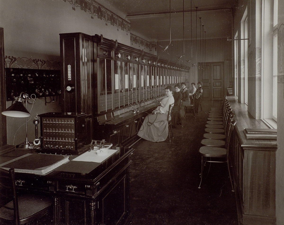 Riga, 1902 LME.  Telefonstation. Interiör.