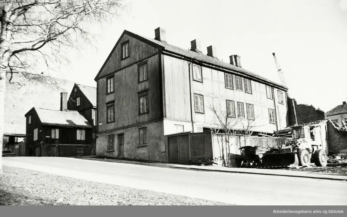 Grünerløkka. Hjørnet av Nordre gate og Øvre gate. April 1980