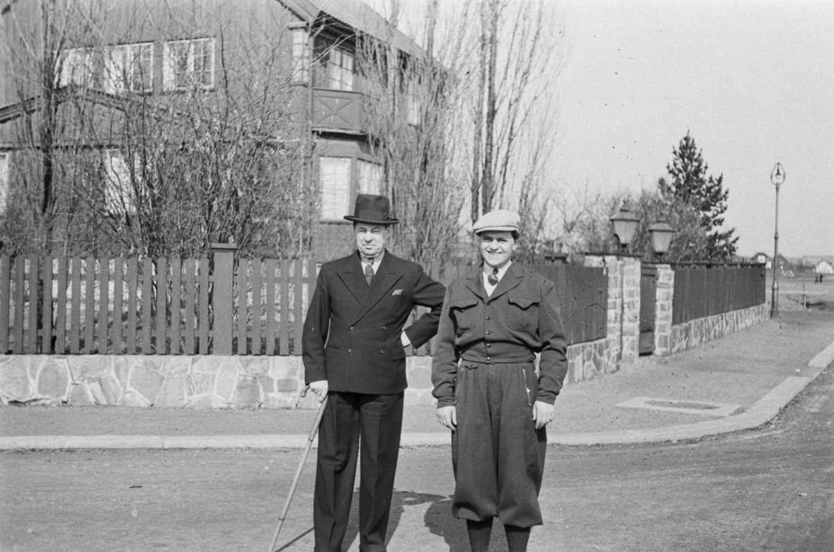 Adolf Bech og Reidar Ludvig Webster i Frognerveien i Oslo.