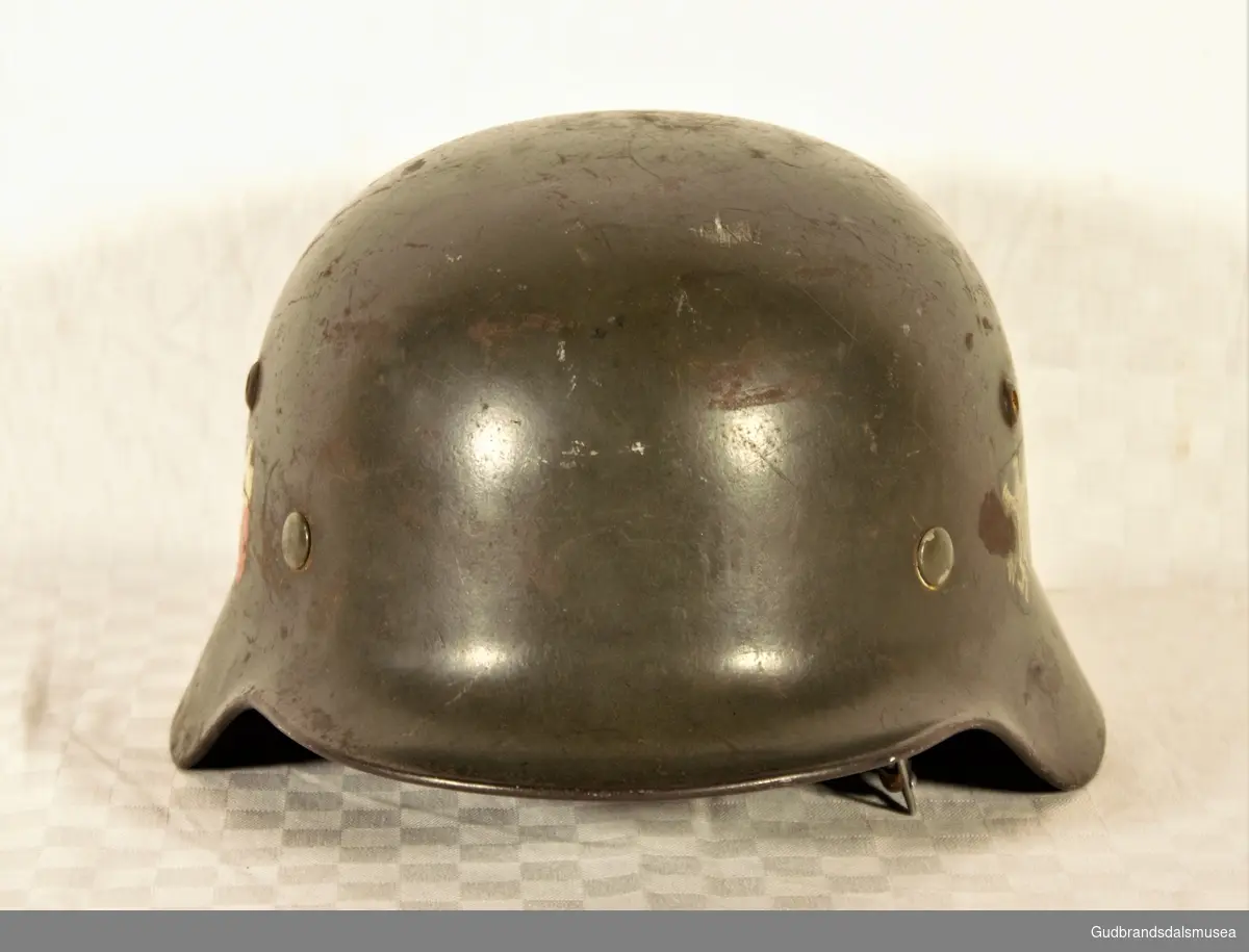 Tysk hjelm, dobbel dekal M35.