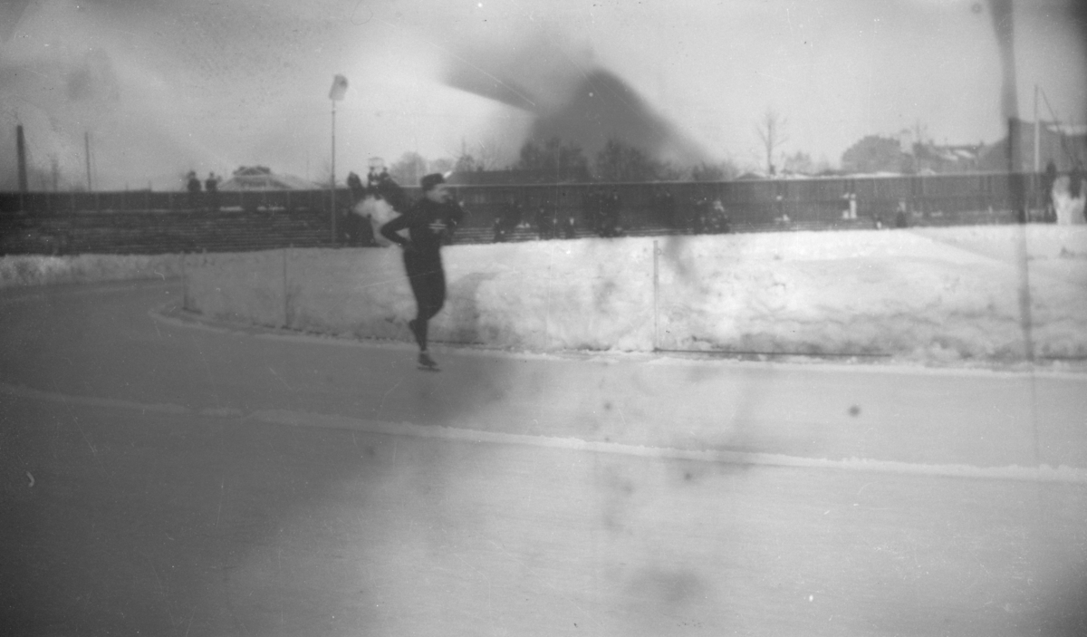 Antatt VM på skøyter 1922 på Frogner stadion.