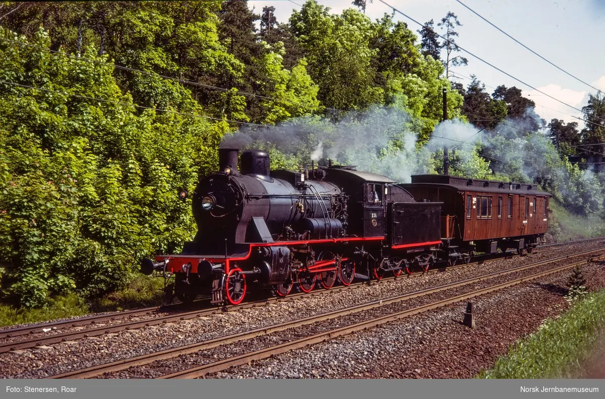 Damplokomotiv type 24b nr. 236.