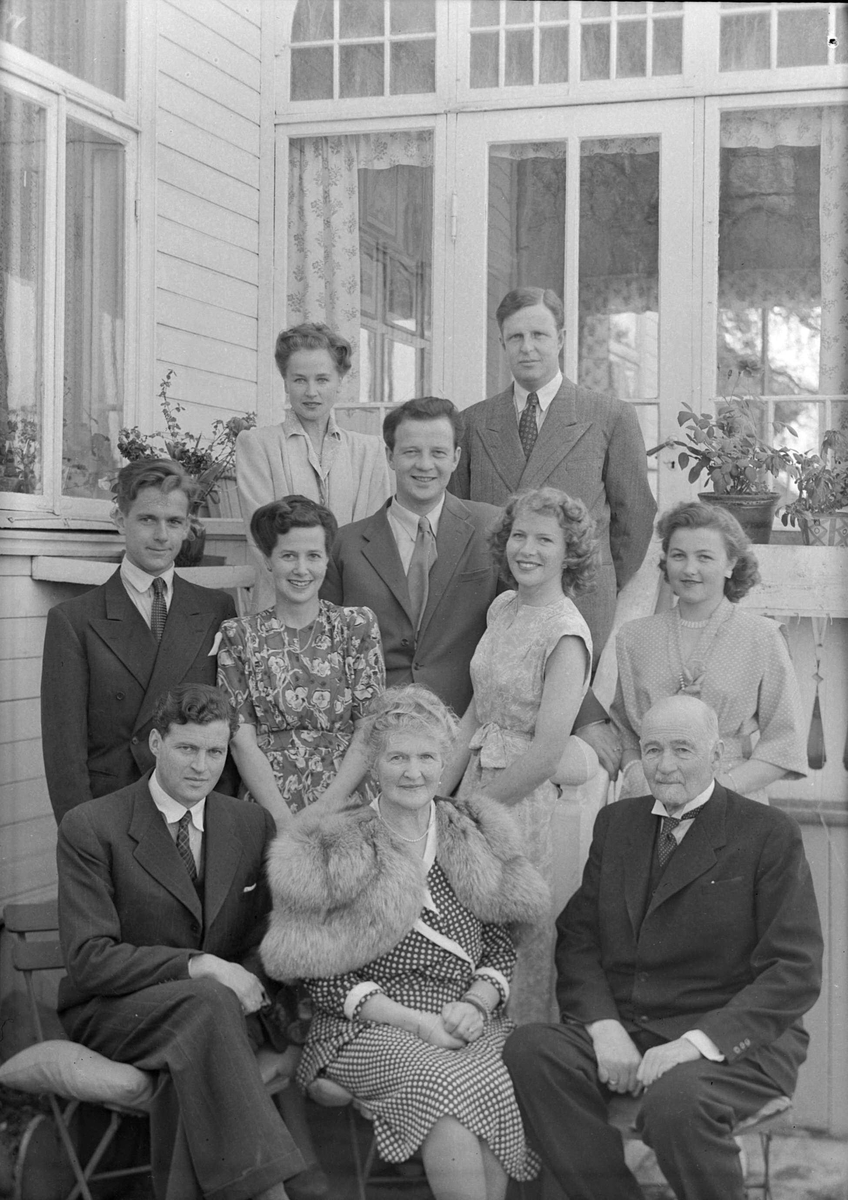 Bokhandler Fridthjov Brun med familie