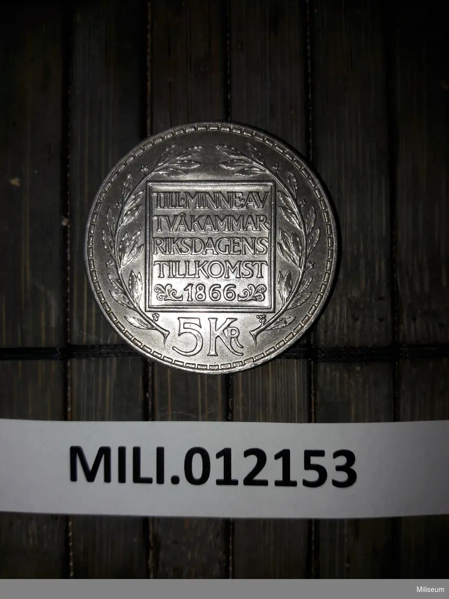 Svenskt silvermynt, 5 kr, präglat för Gustav VI Adolf 1966.