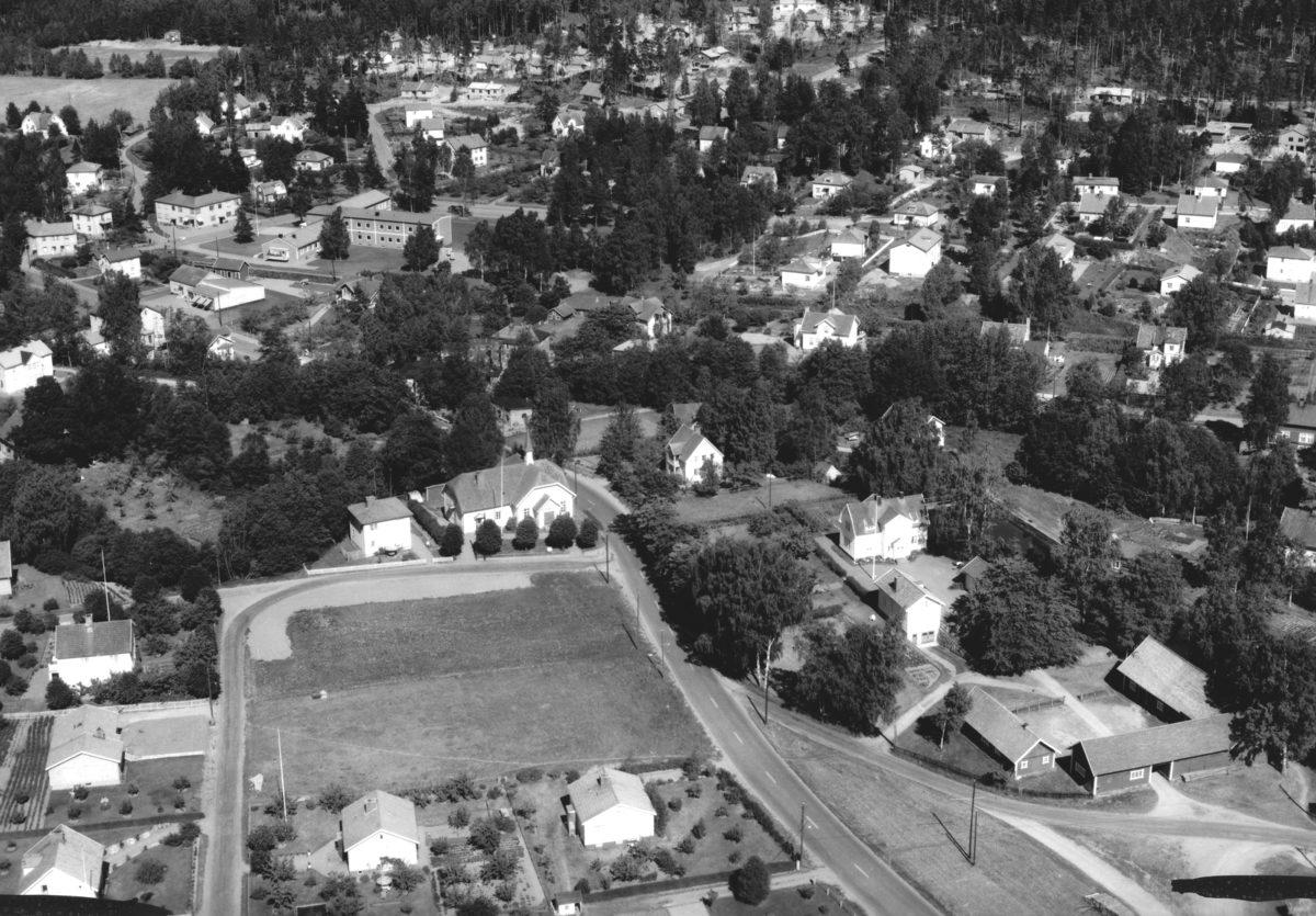 Flygfoto över Hovslätt i Jönköpings kommun.  Nr: 261/1959