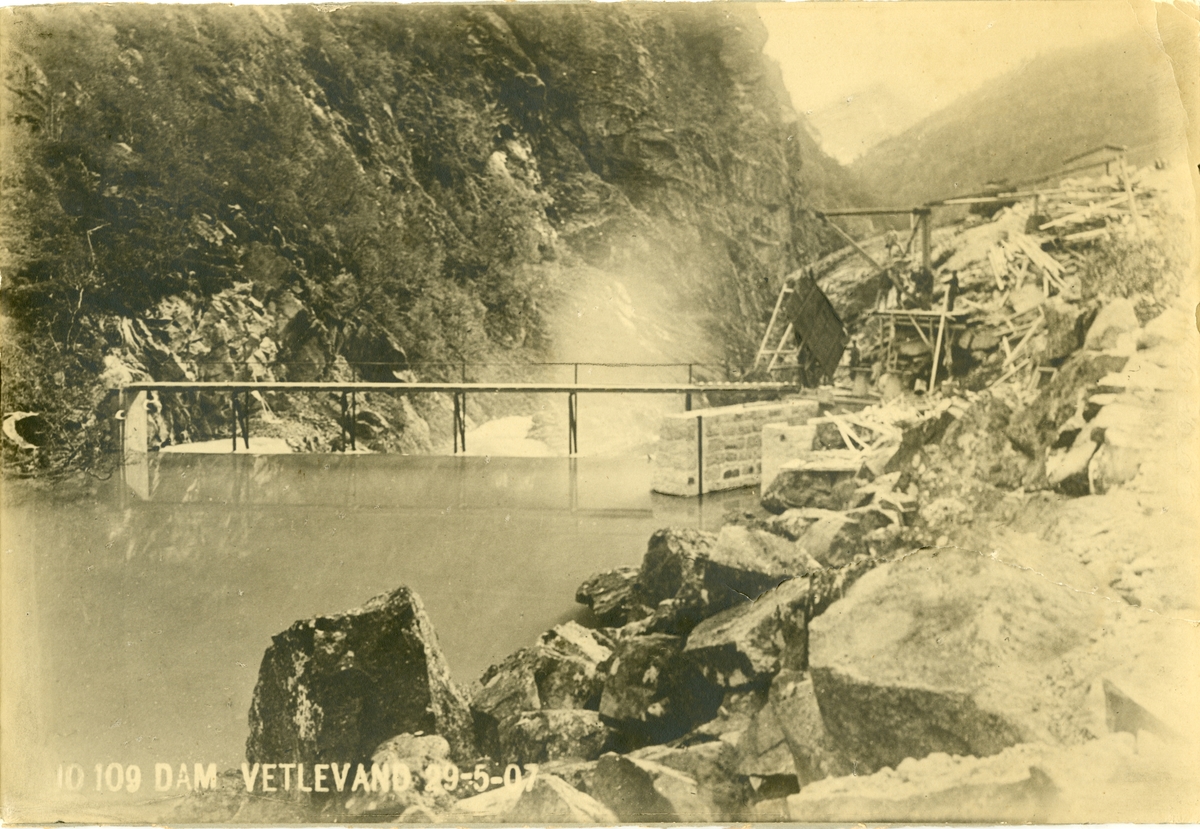 Dam ved Vetlevand. 29/05-1907