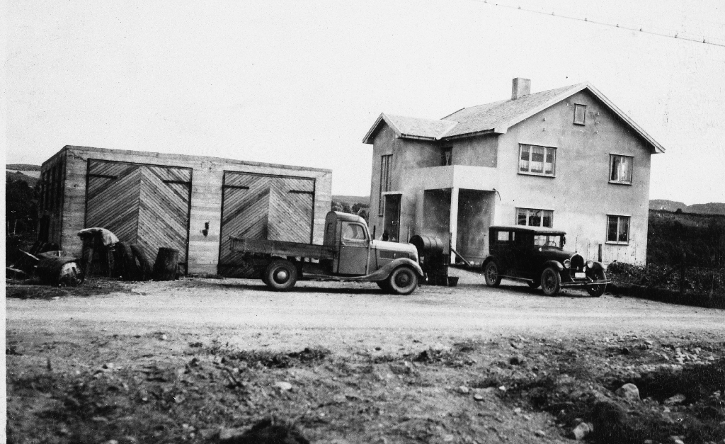 Huset til Jakob Frøyland. Han dreiv først lastebiltransport og overtok seinare garden til Betuel Frøyland.