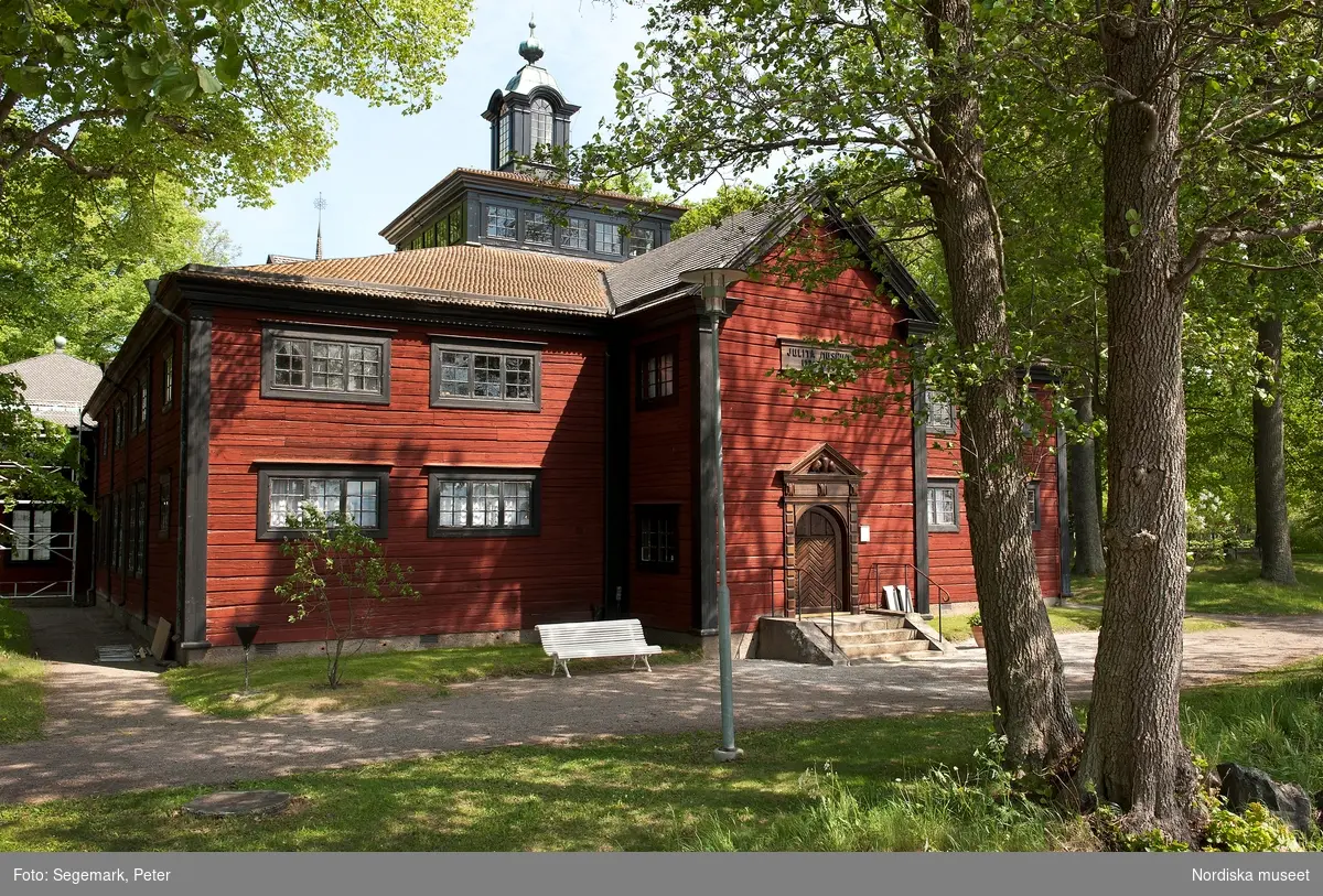 Gårdskyrkan på Skansenmuseet på Julita gård.