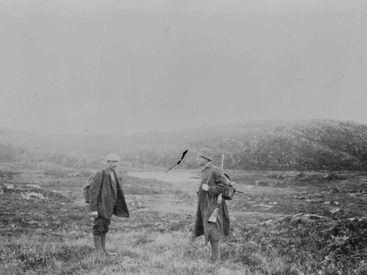 Gruppebilde. Landskap. På Eldsfjellet. Fra venstre: Ivar strøm, Nils Juul