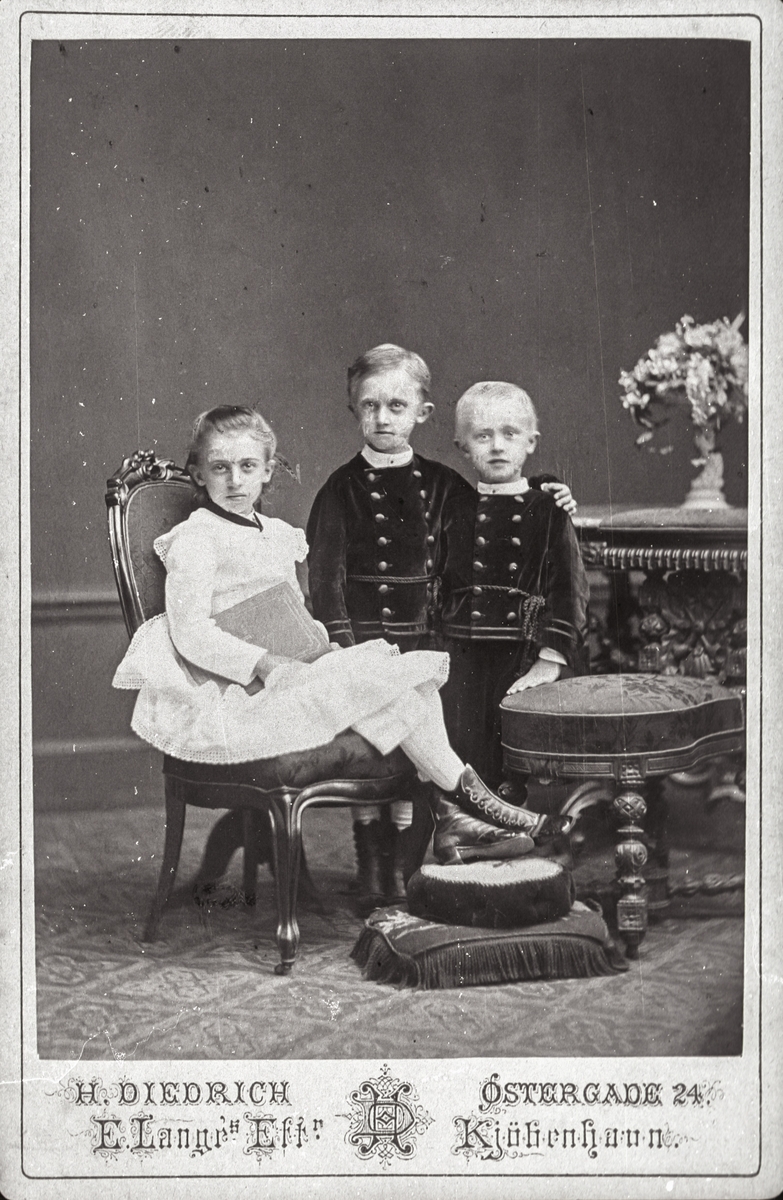 Søskena Petersson, Signe, Albert og Birger.
