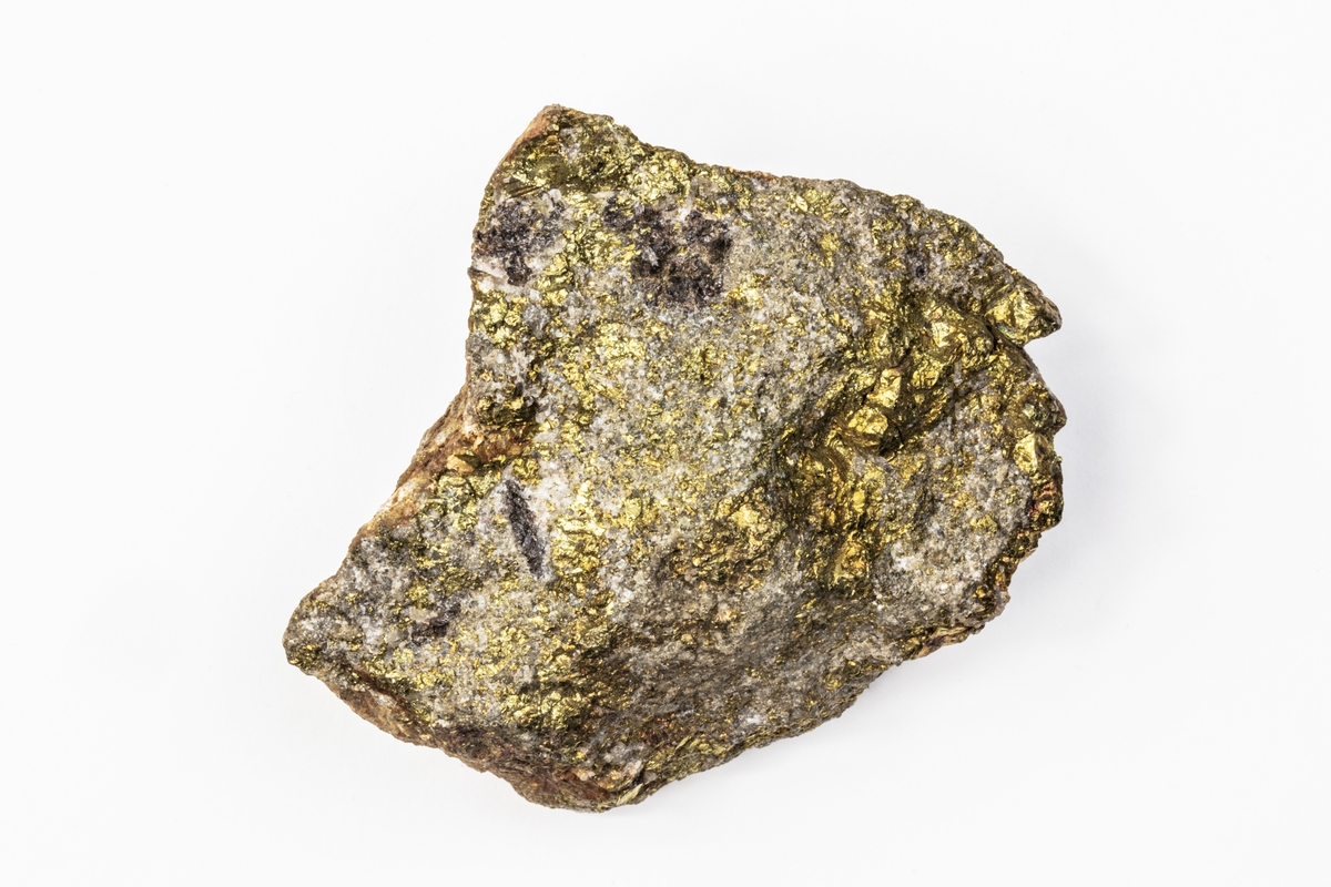 Ett mineral som består av koppar och järn i förening med svavel. Färgen är mässingsgul. Kopparkis kan vara blandat med silver och guld. Exemplaret kommer ifrån dåvarande Böhmen i Österrike-Ungern och ingår i Adolf Andersohns samling.