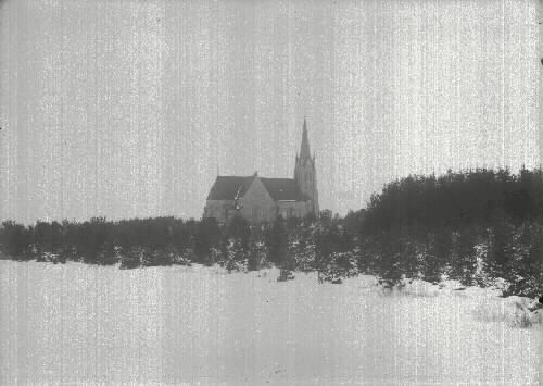 Sjö som var belägen där nuvarnde vägen mot Torup går fram utdikades när vägen anlades på 1960-talet.  A Fridolf Persson var lärare i Årstads skola 1909-1914 enl sonen Einar.
