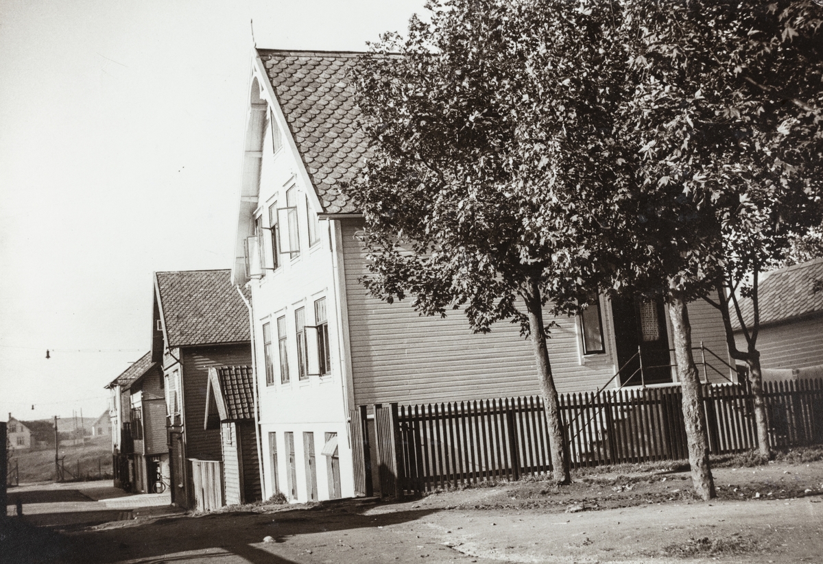 Lillesundgata sett mot vest, ca. 1940.