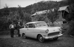 "1961 sommarn"."Eikrem, ny bil"."Jotunet".T-9559 er en Opel 