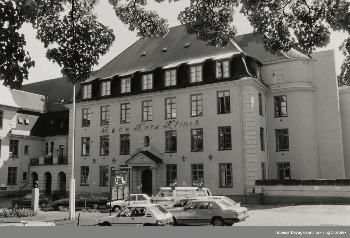 Røde Kors Klinikk i Fredrik Stangs gate. 16. juli 1989