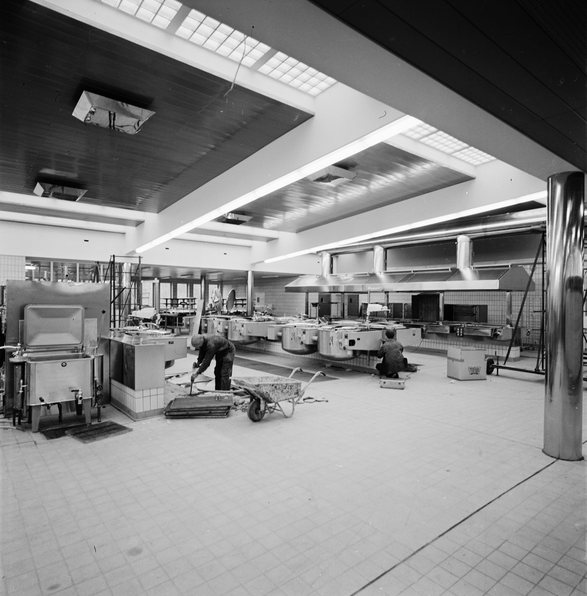 Akademiska sjukhuset, centralköket snart färdigt, Uppsala 1962