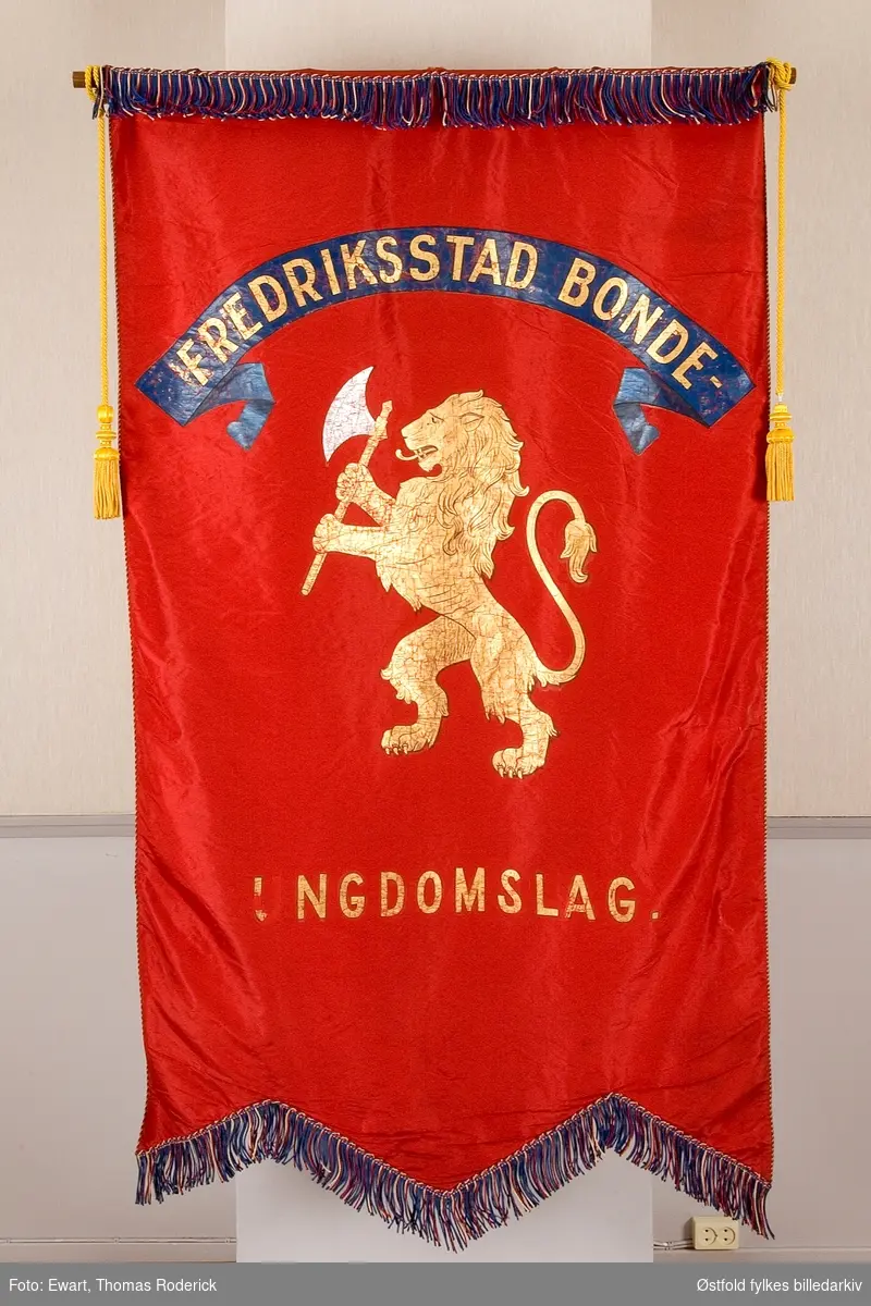 Fane til Fredrikstad Bondeungdomslag. Forside.