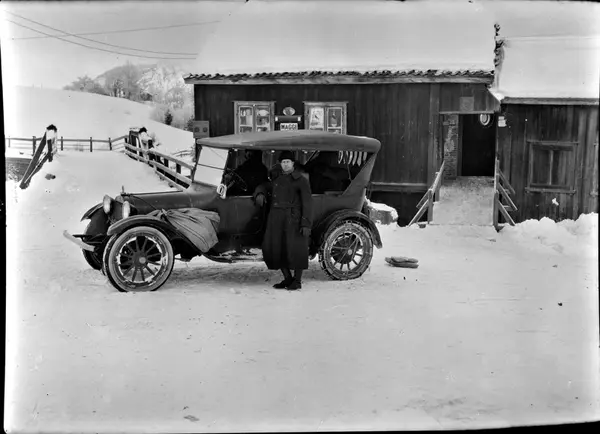 Haugfoss, butikker
Postbilen