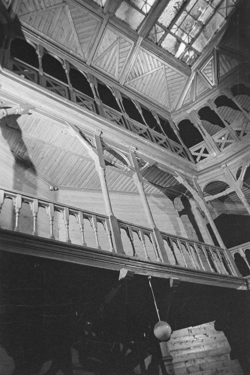 Hotel Hardanger, rotunden med balustrader i to etasjer