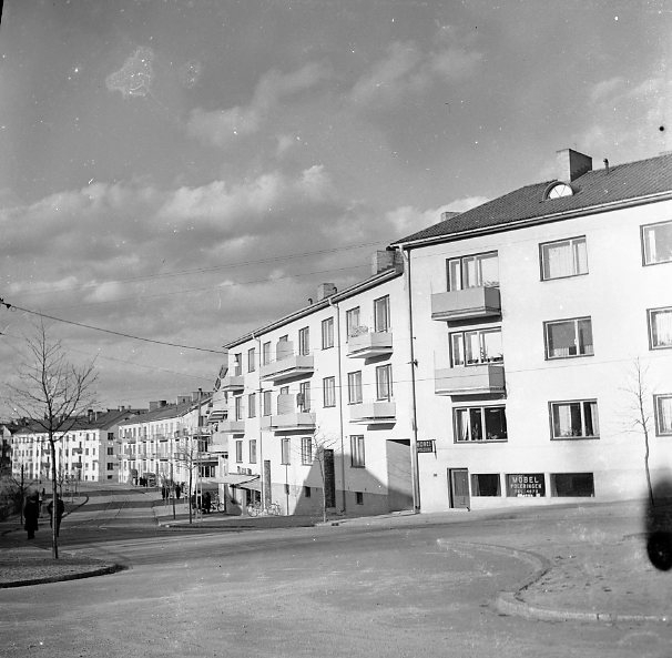 Detta är Klostergatan norr ut från strax norr om Sjötorpsplan. Torpa.