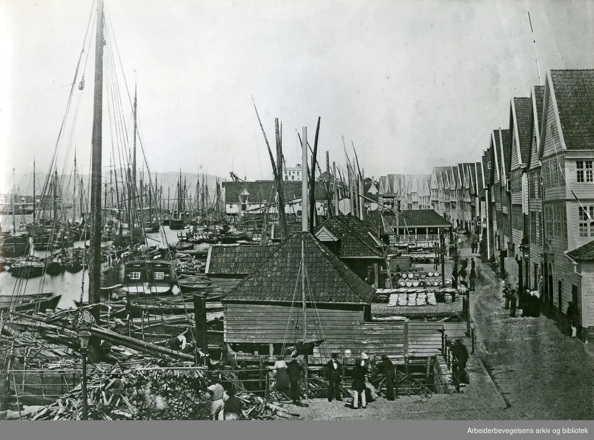 Tyskebryggen i Bergen. Fotografert 1861 av Knud Knudsen.