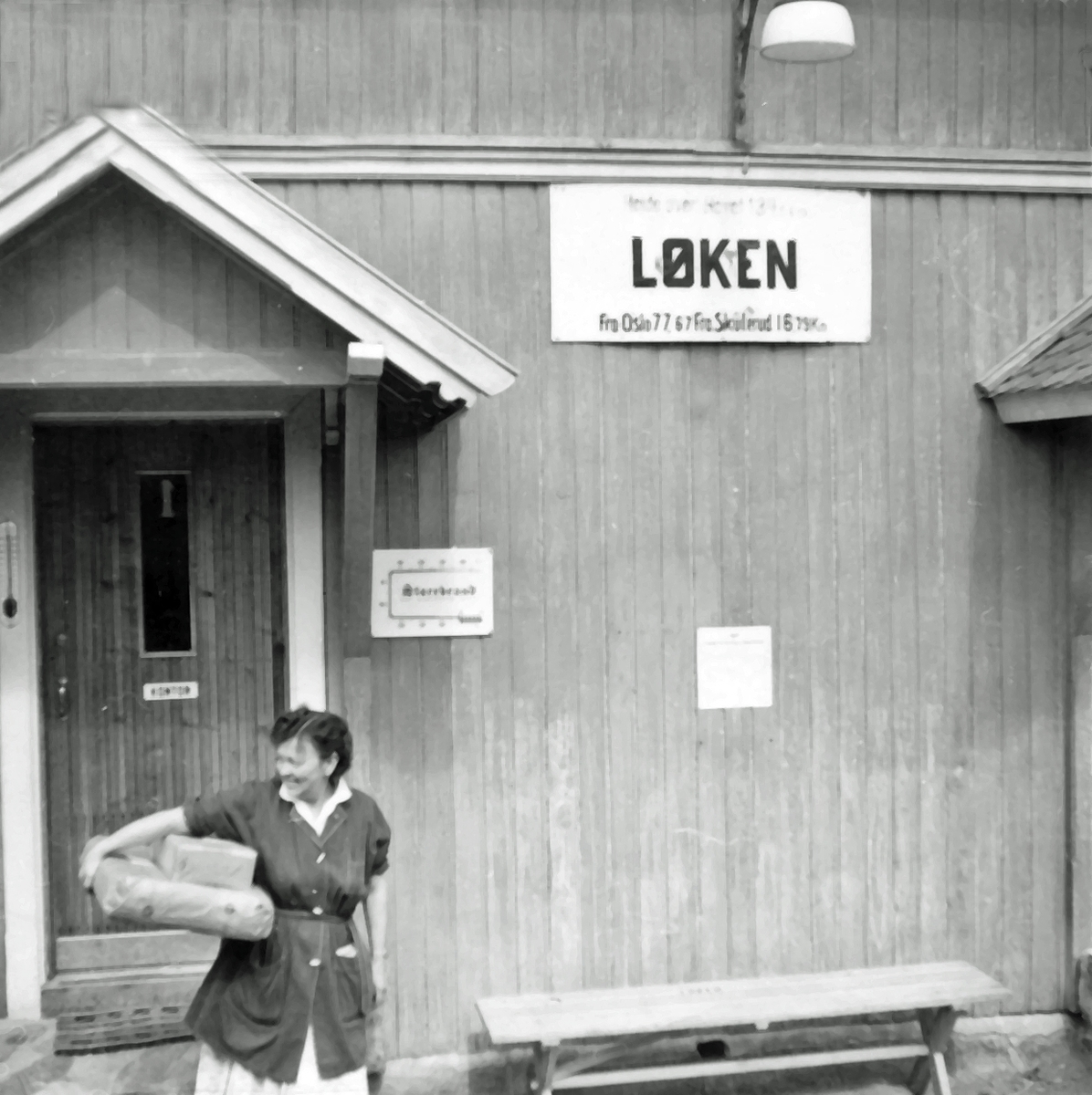 Løken stasjon, sett fra et av de siste ordinære tog på Aurskog-Hølandbanen
