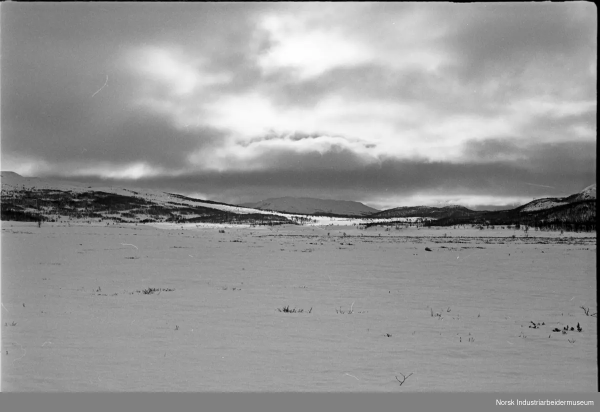 Vinterlandskap på fjellet med utsikt til Bosnuten.
