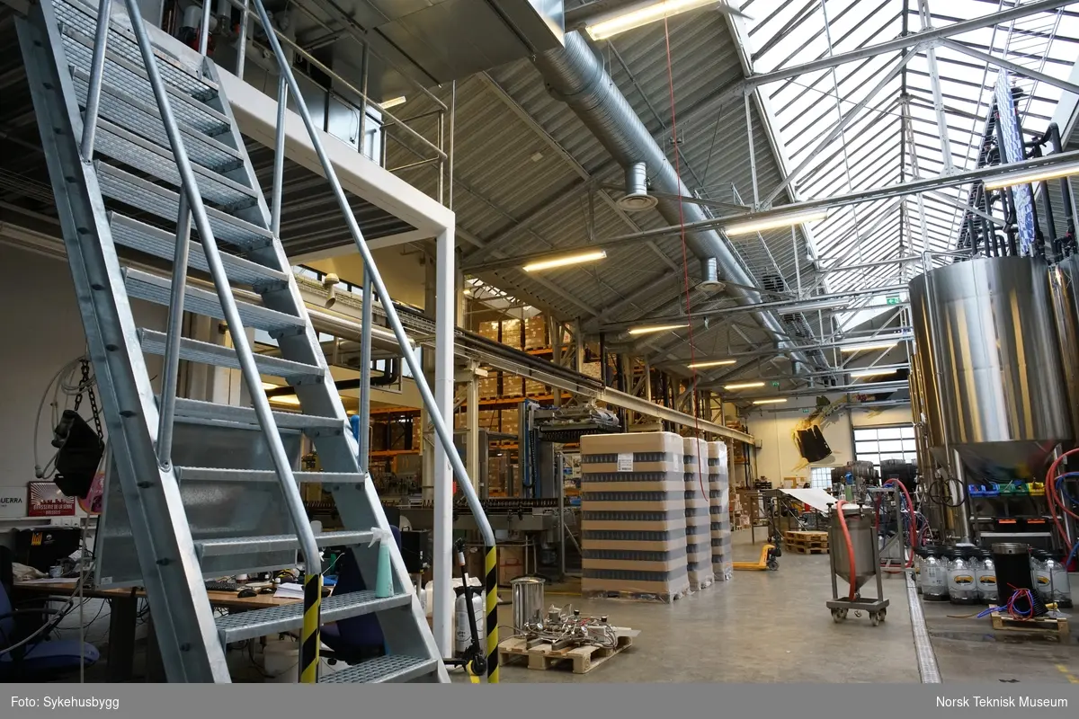 Brakerøya industri dokumentasjon 2019, Bilde 008 : Bygg 41-44 ( Haandbryggeriet ) produksjonshall sett mot syd vest