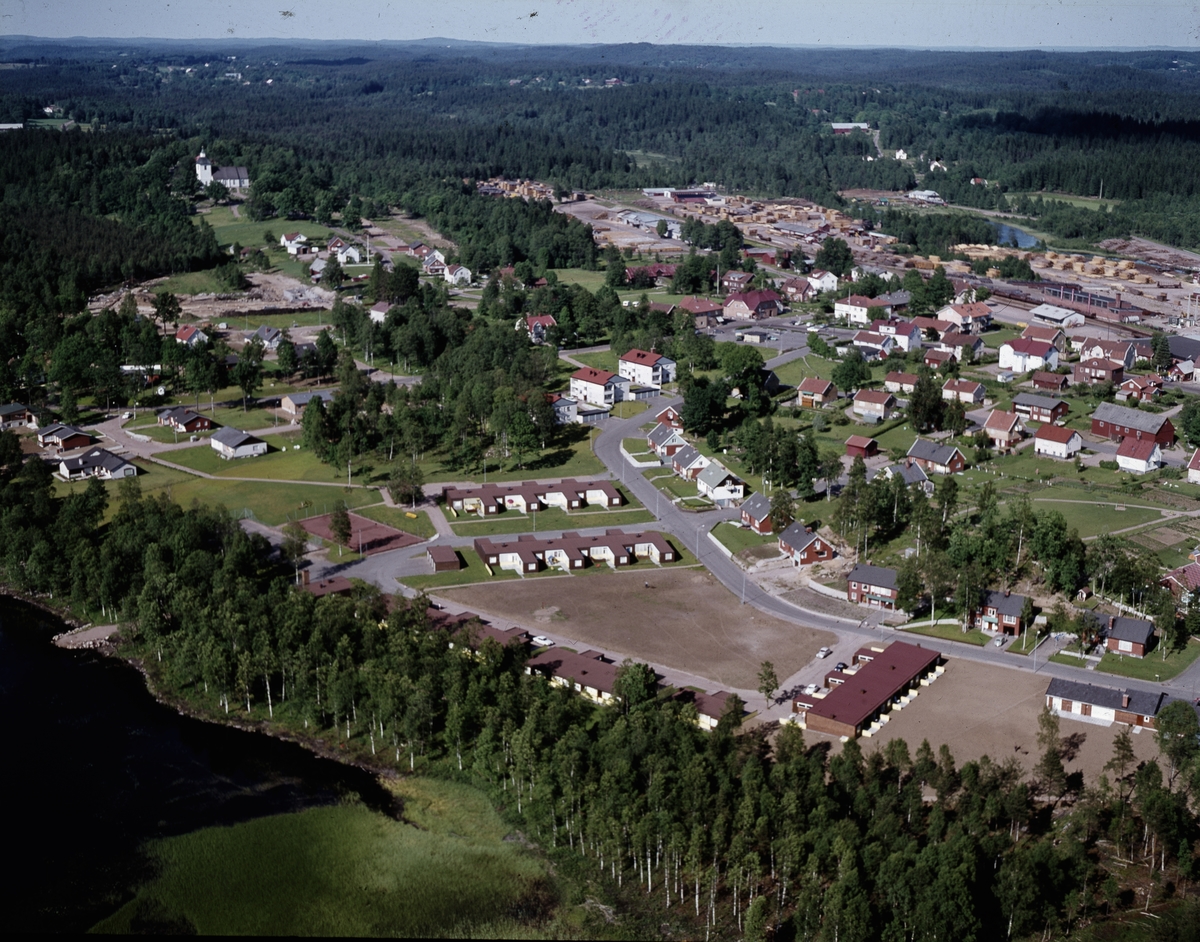 Flygfoto över Burseryd i Gislaveds kommun. Jönköpings län 349/1968
