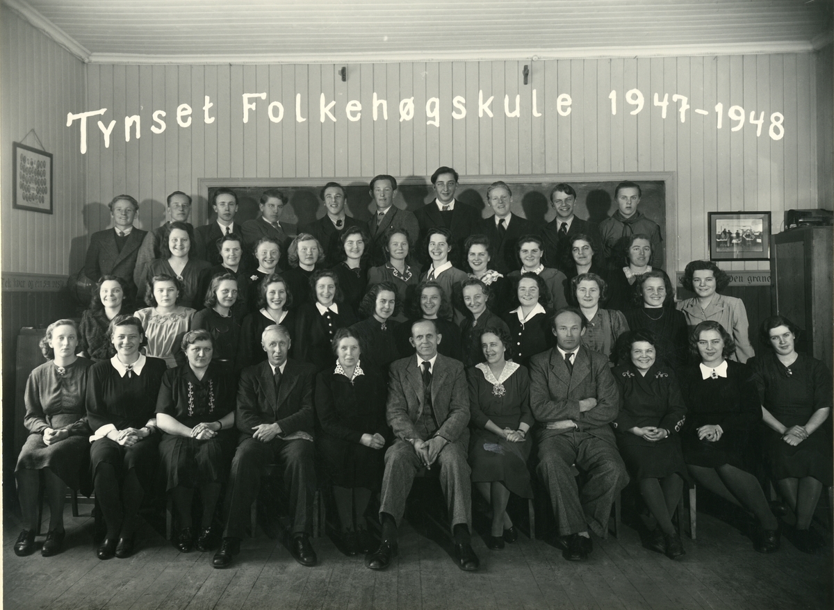 Gruppebilde. Tynset Folkehøgskole, 1947-48