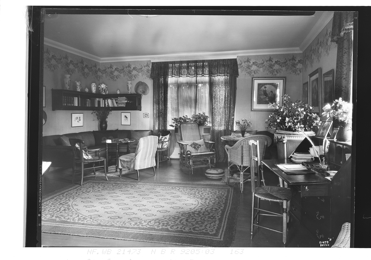 Interiør fra en stue. Fotografert 1927.