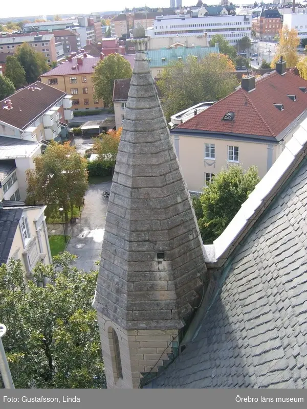 Renoveringsarbeten av tornfasader på Olaus Petri kyrka (Olaus Petri församling).
Södra trapphustornet, före åtgärder.
Dnr: 2008.230.065