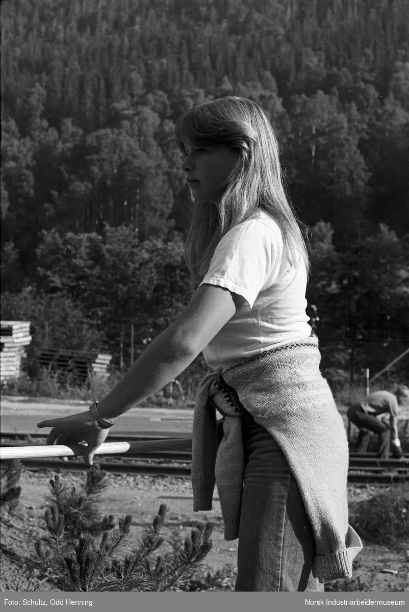 Portrett av jente som har sommerjobb for Norsk Hydro på Rjukan.