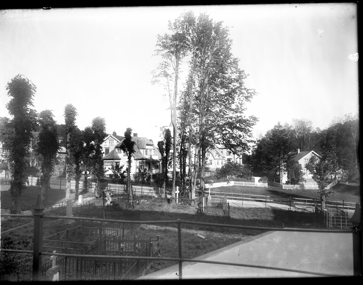 Fladen - Den gamle kirkegården ved Grimstad kirke