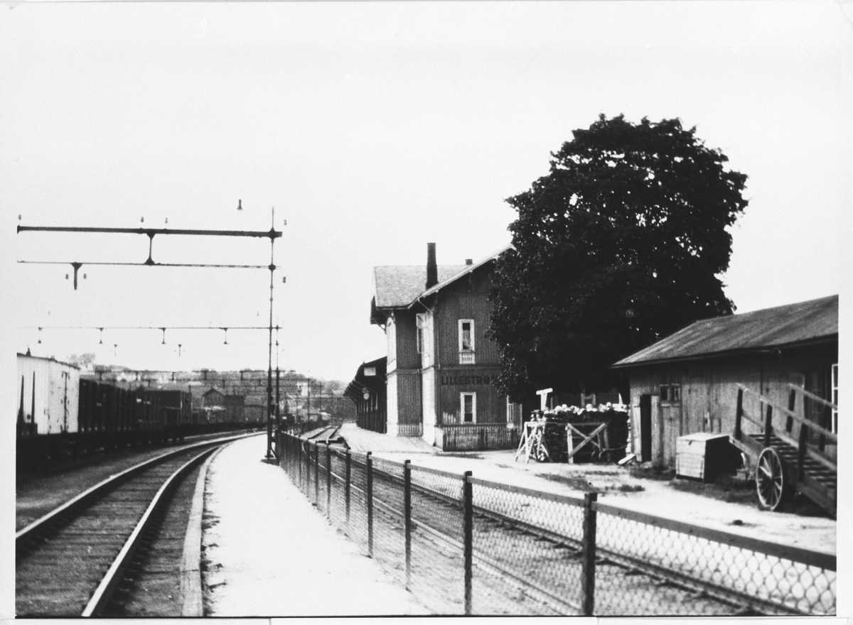 Fra Lillestrøm gamle jernbanestasjon. Her sees Kongsvingerlinj.
