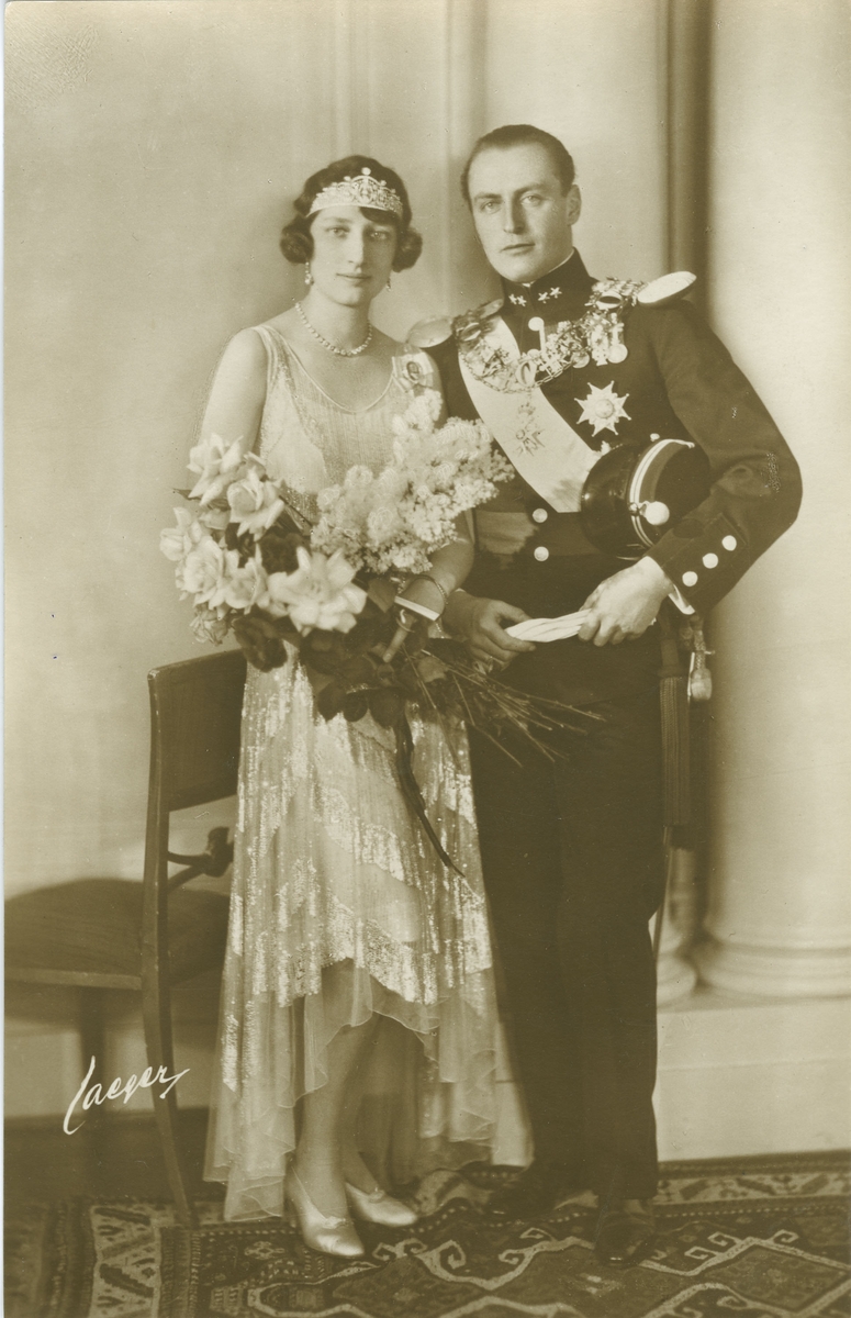 Bryllups bilde av Kong Olav og dronning Martha
