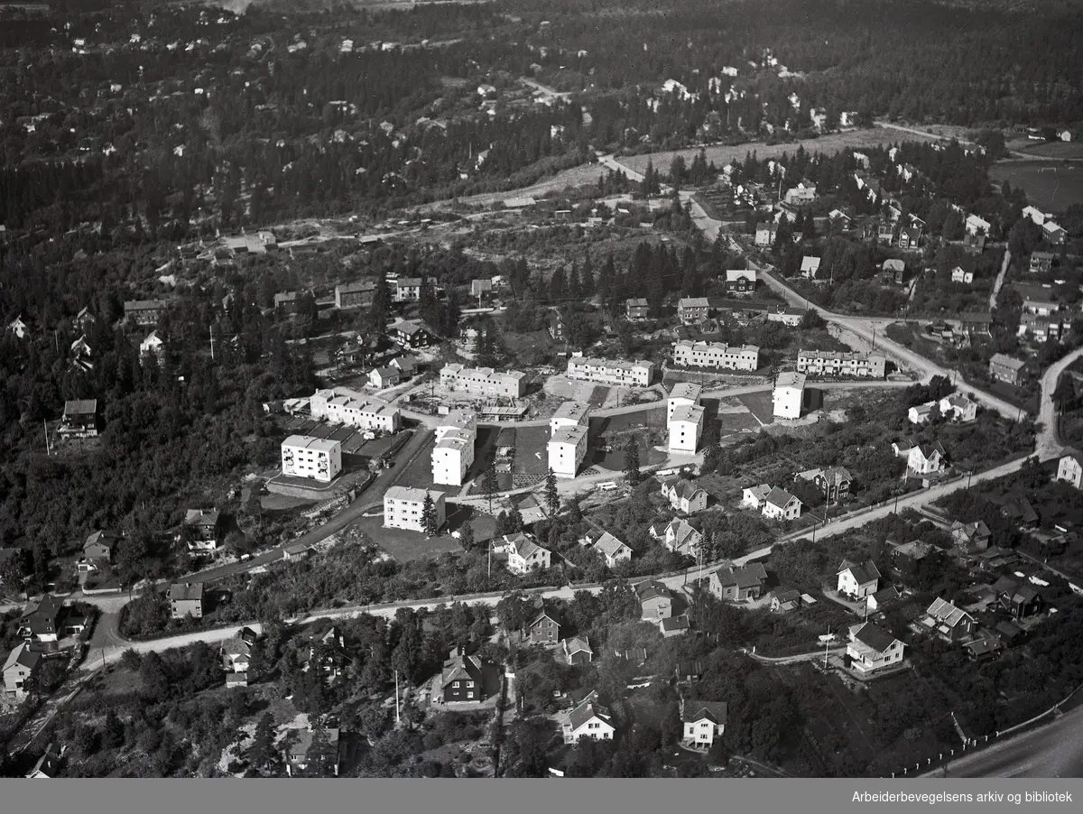 Flyfoto over Øvre Tåsen - Korsvold,.oktober 1953