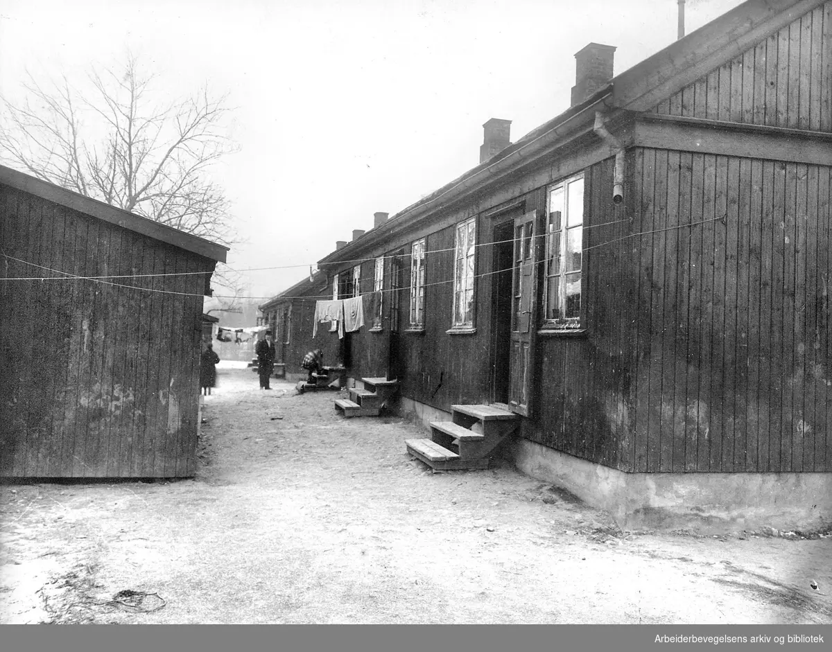 Arctander-brakkene, nødbrakker i Stavangergata på Sagene,.1920-25 ..