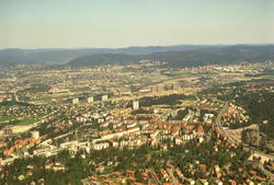 Tyristubbveien og Dalerudveien i front. Boligblokker i Kamph