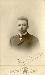 Sverre Andersen er sønn av kirkesanger Mons Andersen og hust