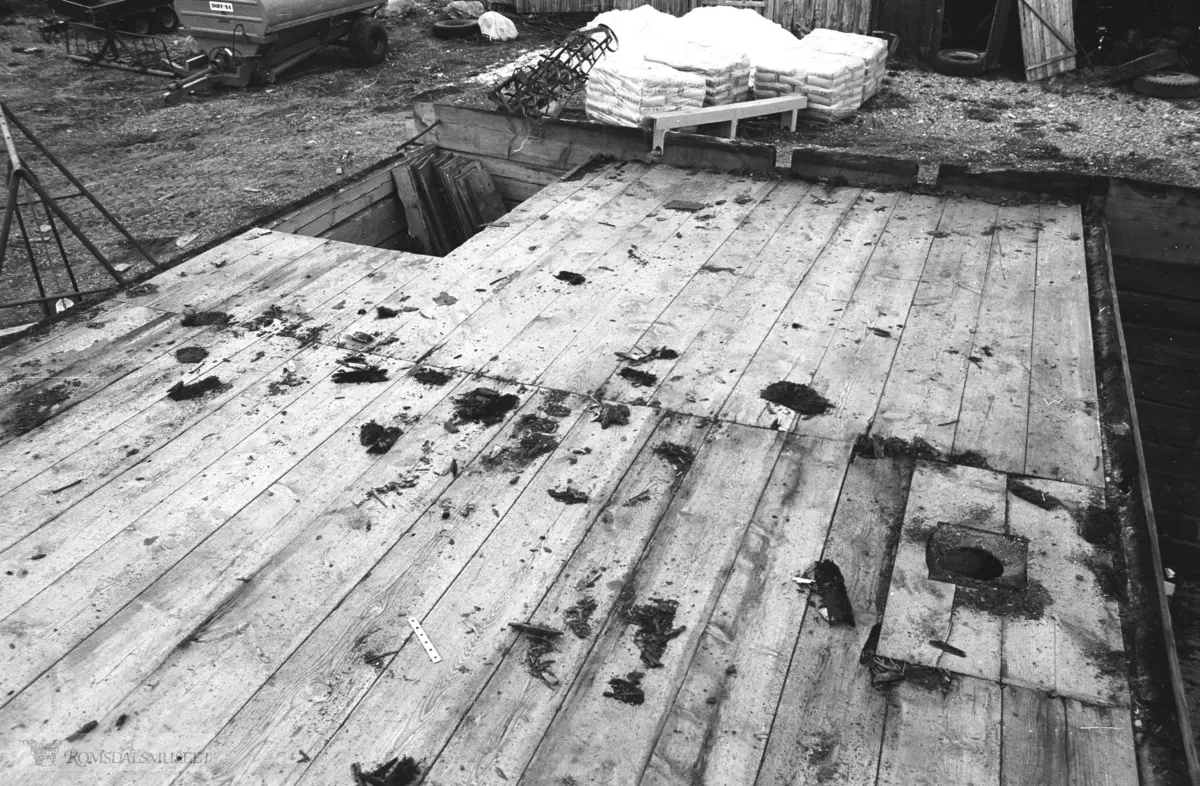 Skorga, Skorgen, Skorgestua revet sommeren 1982...Huset ble solgt til Helge Bruland, Drøbakk i 2005 og satt opp som hytte på Geilo...(Se Romsdalsmuseets korrespondanse arkiv 740.1)