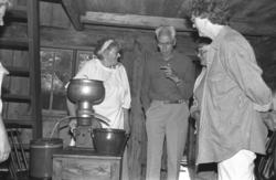 I Pålgarden..Olsok på Romsdalsmuseet med Eidsbygda bondekvin