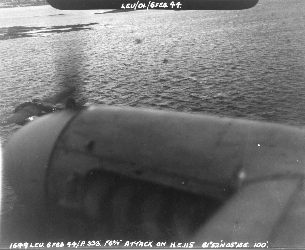 En Heinkel He-115 blir forfulgt og skutt ned av en Mosquito, 6. februar 1944.